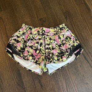 Lululemon hotty hot shorts size 6